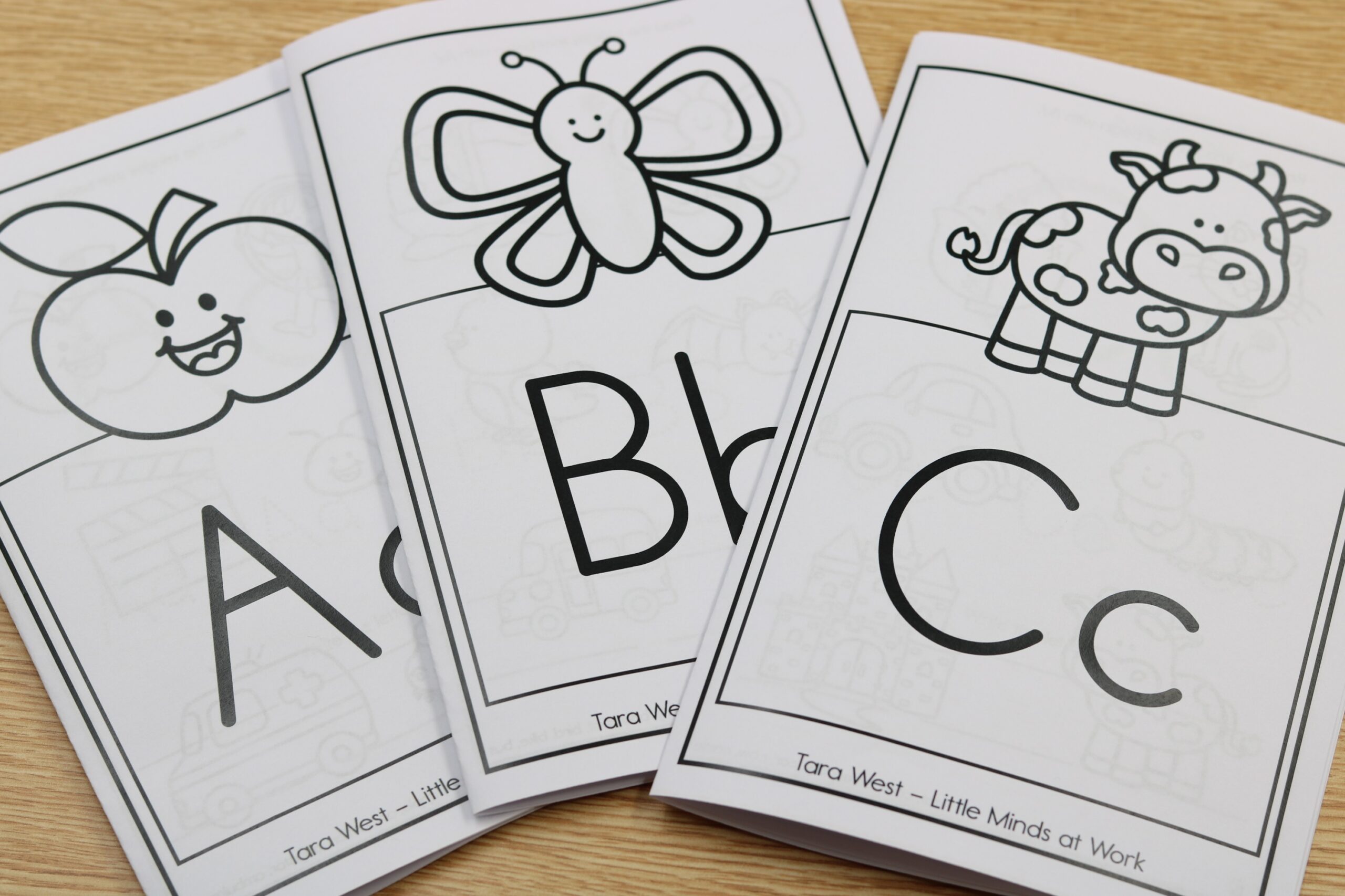 Alphabet 26 Free Booklets For Letter Recognition Phonics And Early Literacy Practice Little Minds At Work